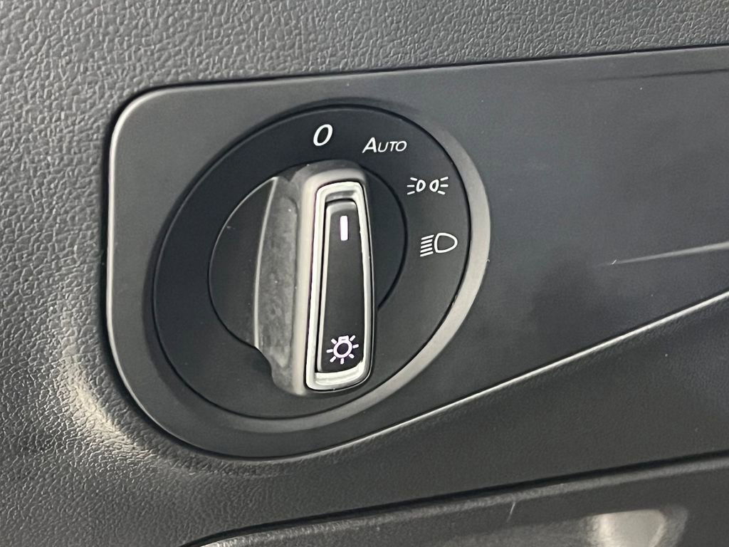 Used 2024 Volkswagen Tiguan SE image 16