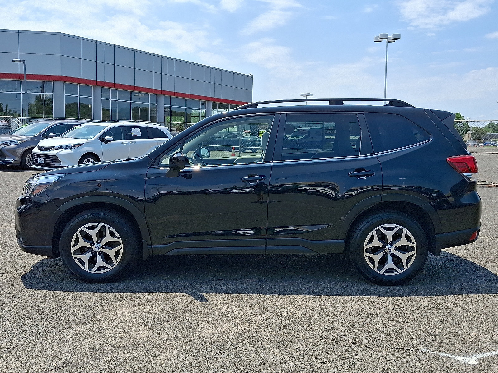Used 2021 Subaru Forester Premium AWD/4WD image 4