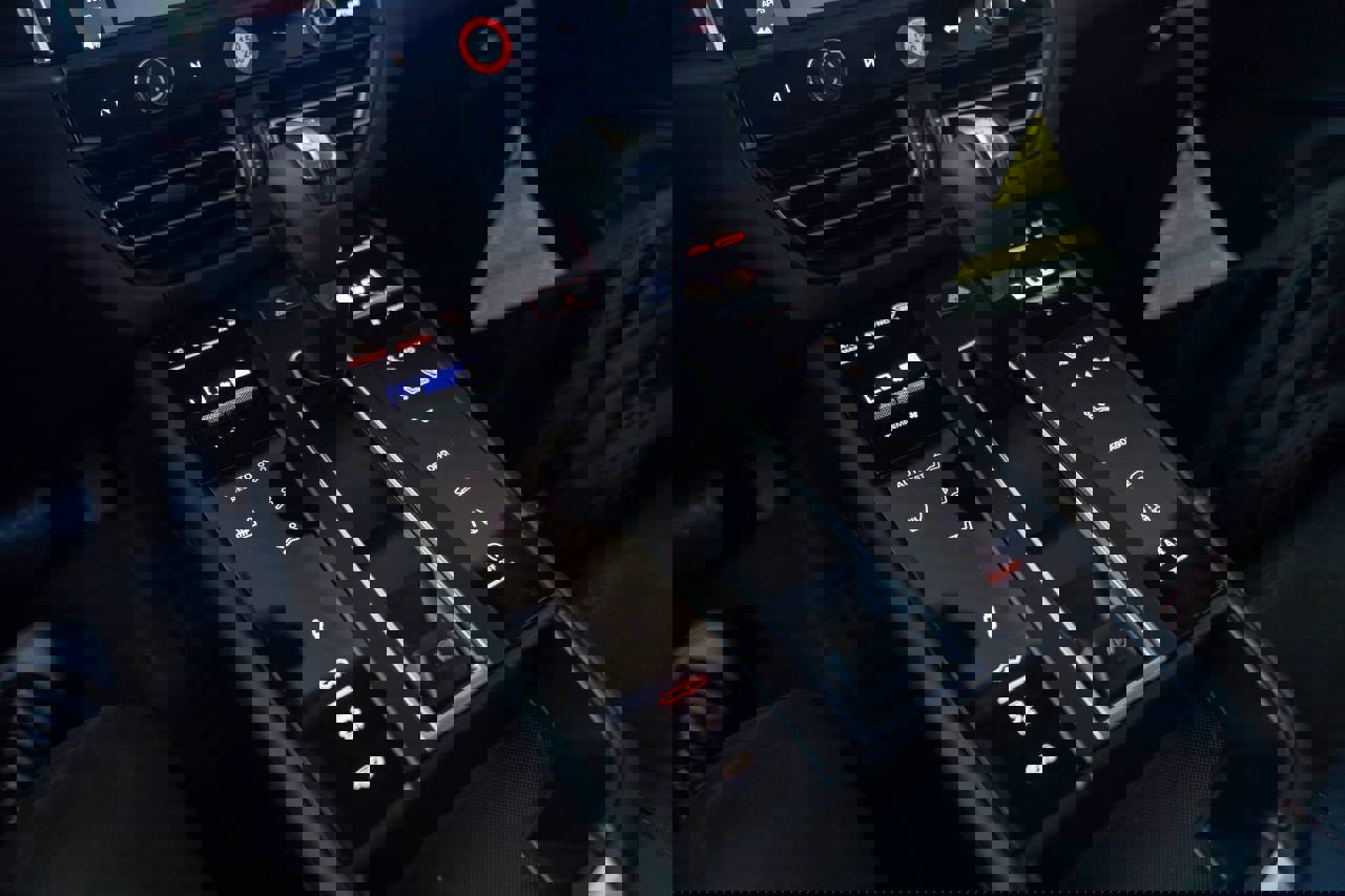 New 2026 Porsche Macan GTS image 21