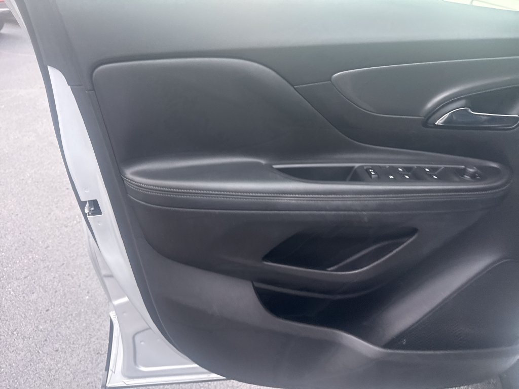 Used 2017 Buick Encore Essence AWD/4WD image 21