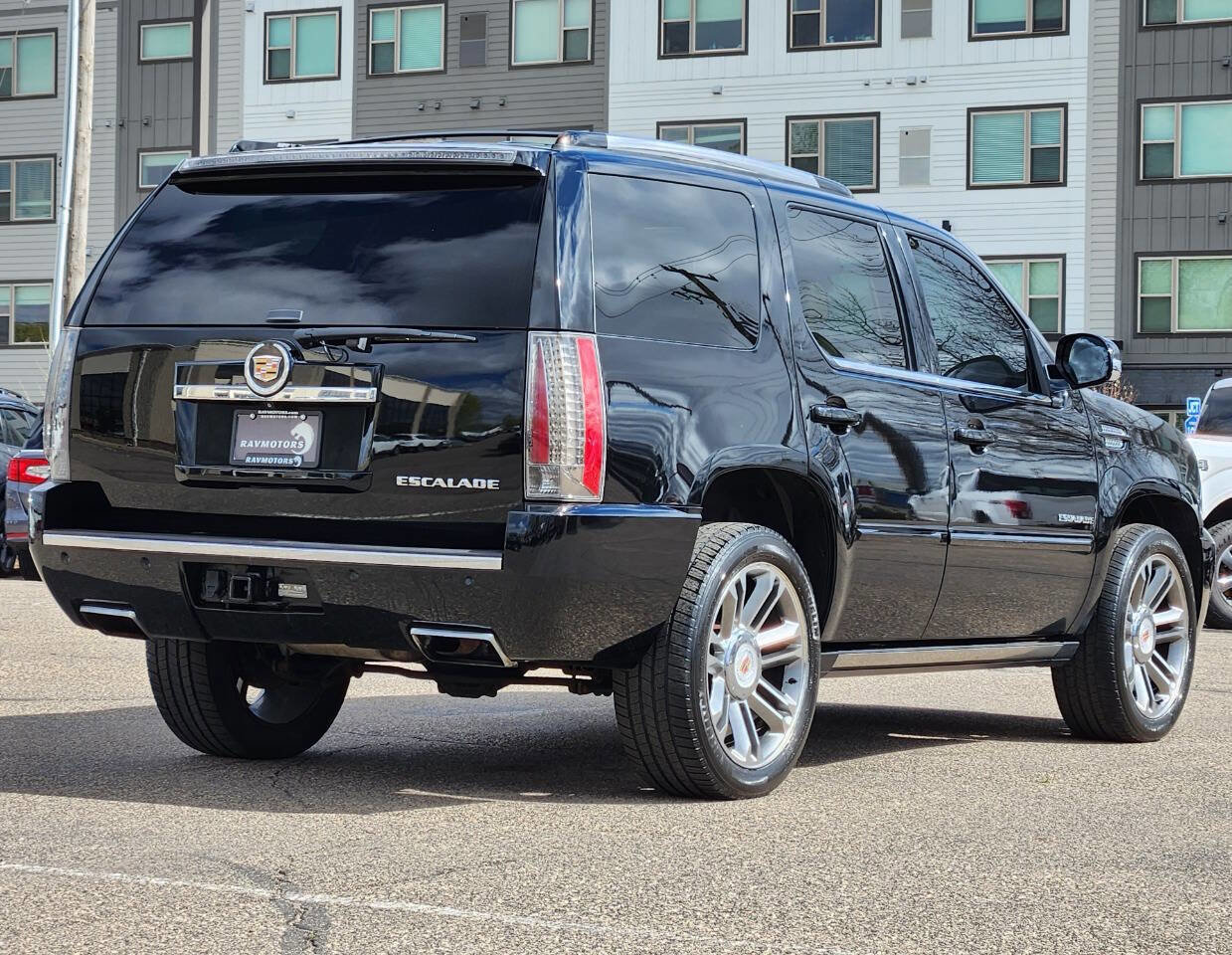Used 2013 Cadillac Escalade Premium AWD/4WD image 9