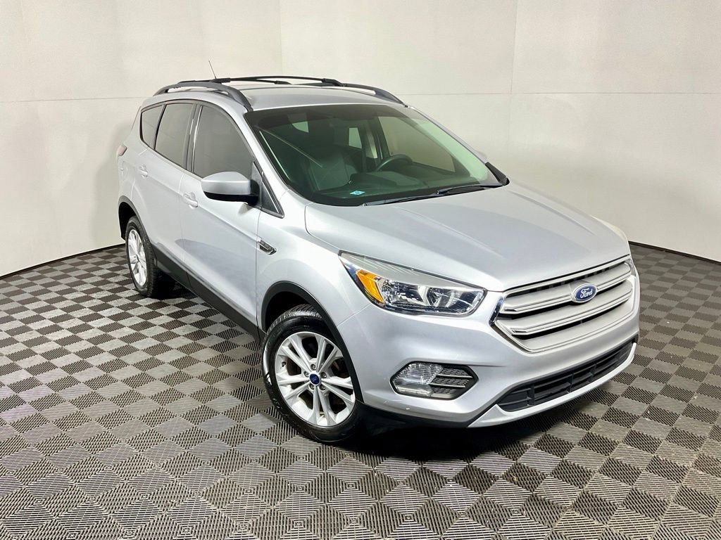 Used 2018 Ford Escape SE w/ SE Sync 3 Package image 3