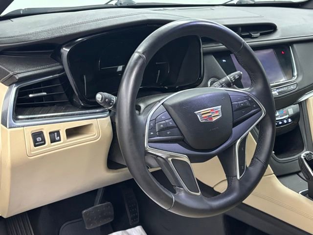 Used 2018 Cadillac XT5 FWD image 17