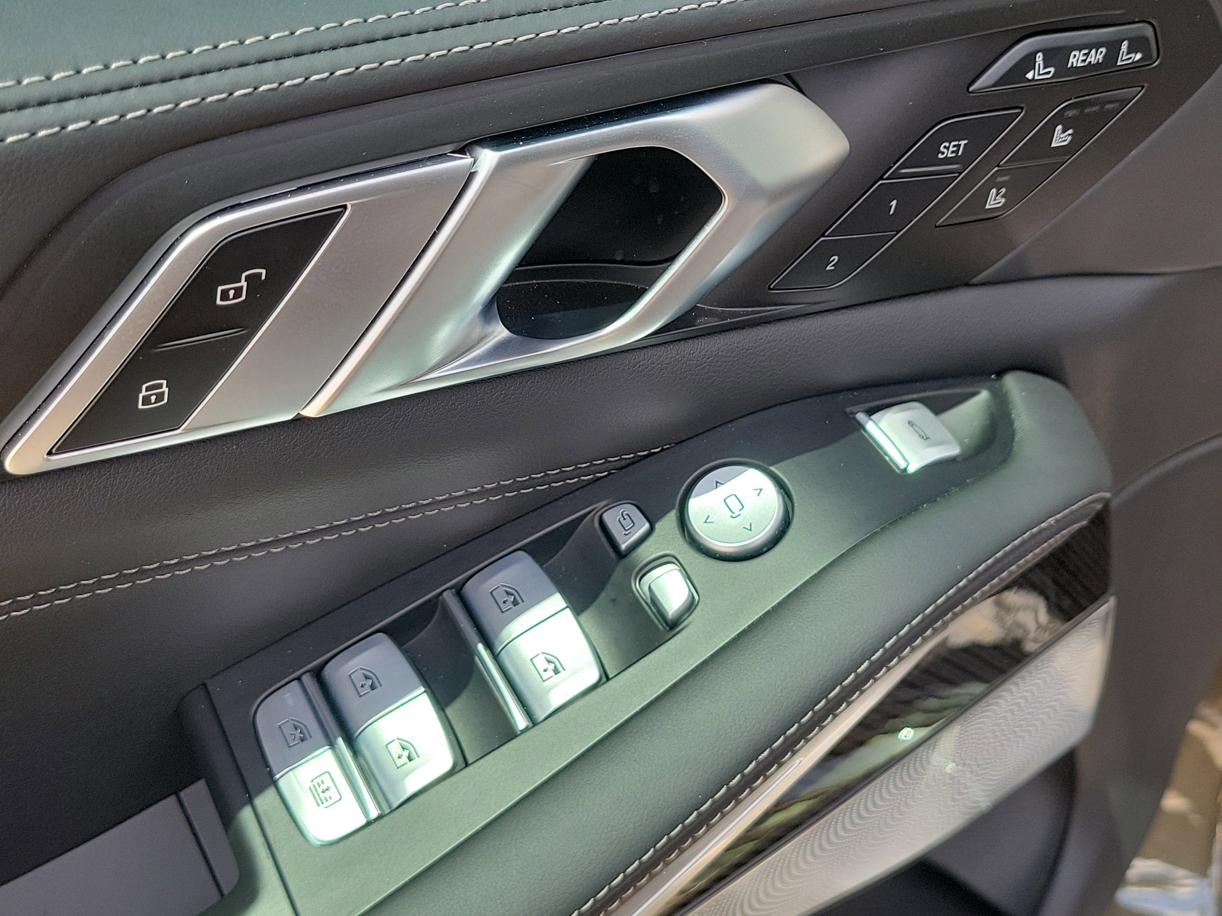 Used 2024 BMW ALPINA XB7 image 21