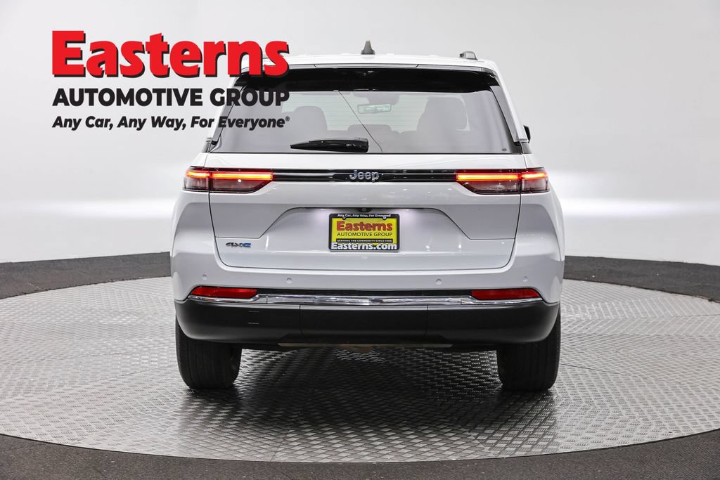 Used 2022 Jeep Grand Cherokee Limited 4xe w/ Luxury Tech Group II AWD/4WD image 6