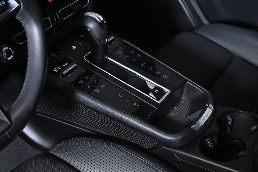 Certified 2023 Porsche Macan S image 27