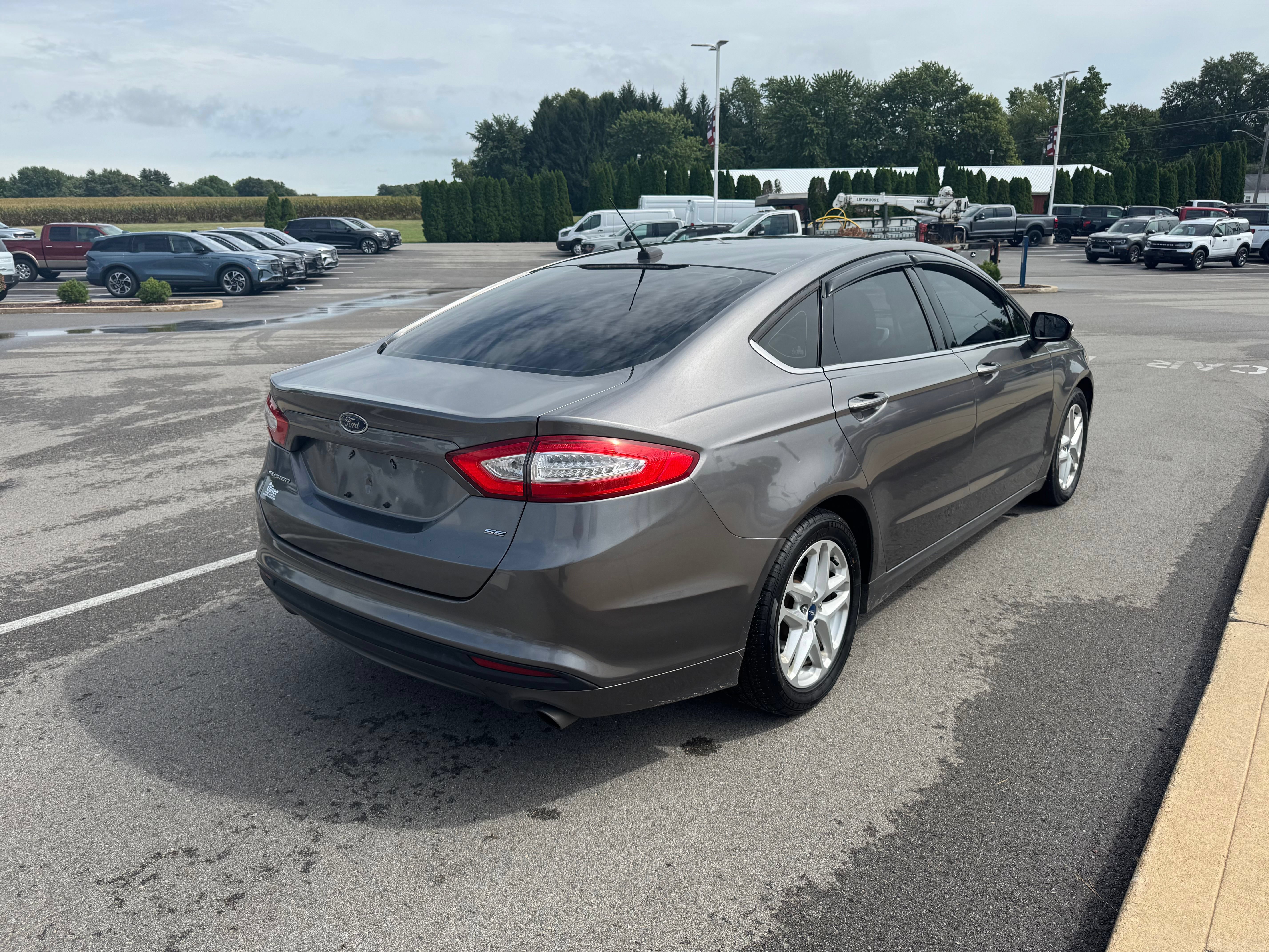 Used 2014 Ford Fusion SE FWD image 7
