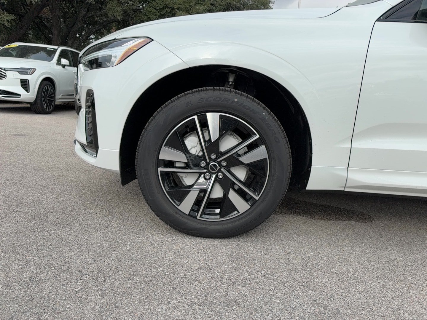 New 2027 Volvo XC60 B5 Core AWD/4WD image 9