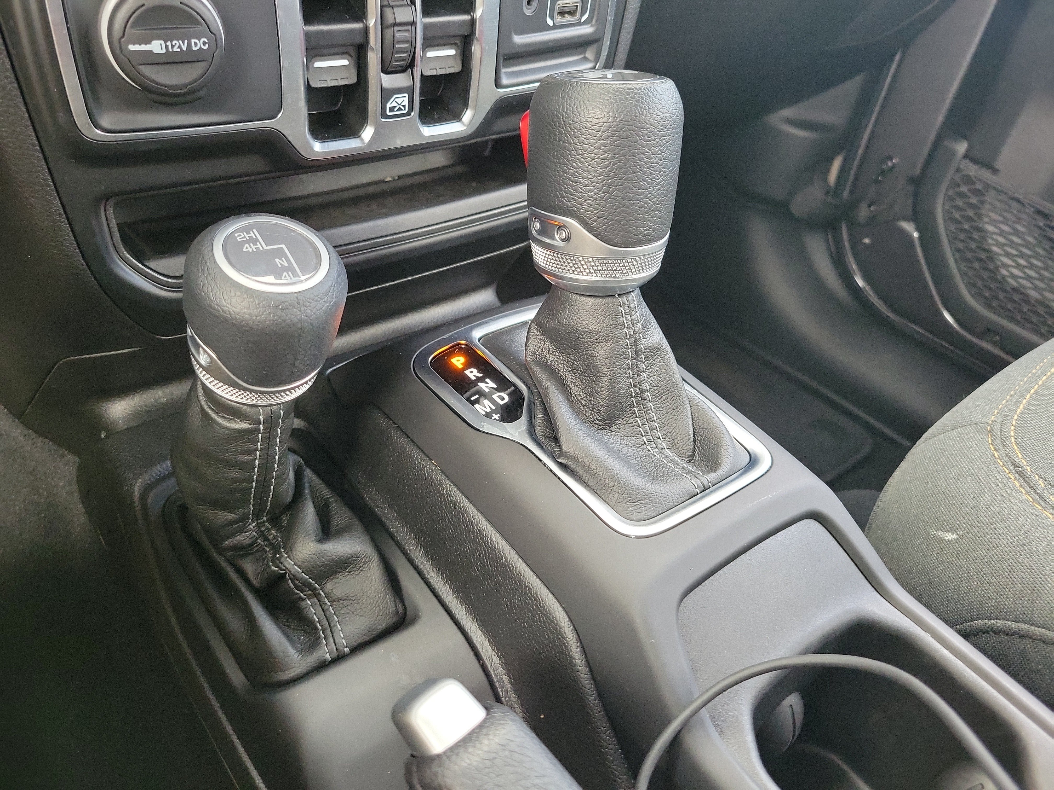 Used 2025 Jeep Wrangler Unlimited Sport AWD/4WD image 25
