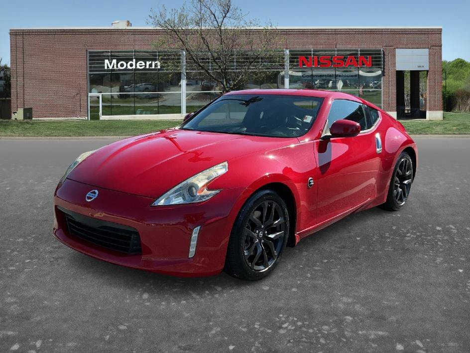 Used 2016 Nissan 370Z Coupe RWD image 1