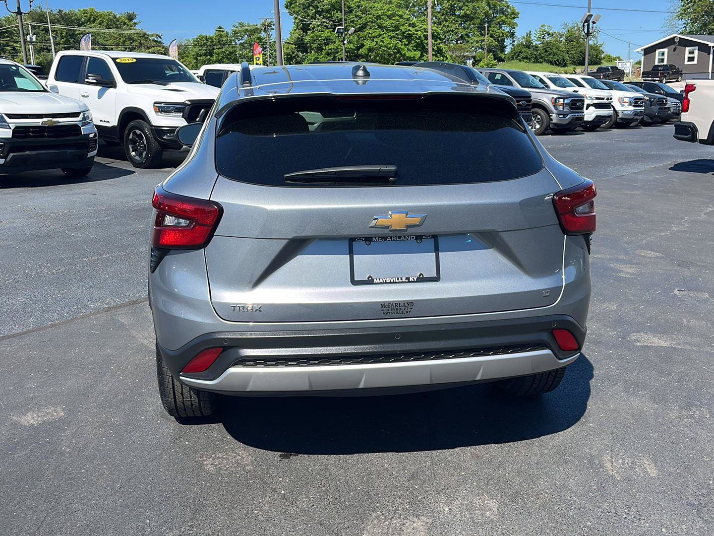 Used 2024 Chevrolet Trax LT w/ Driver Confidence Package FWD image 4