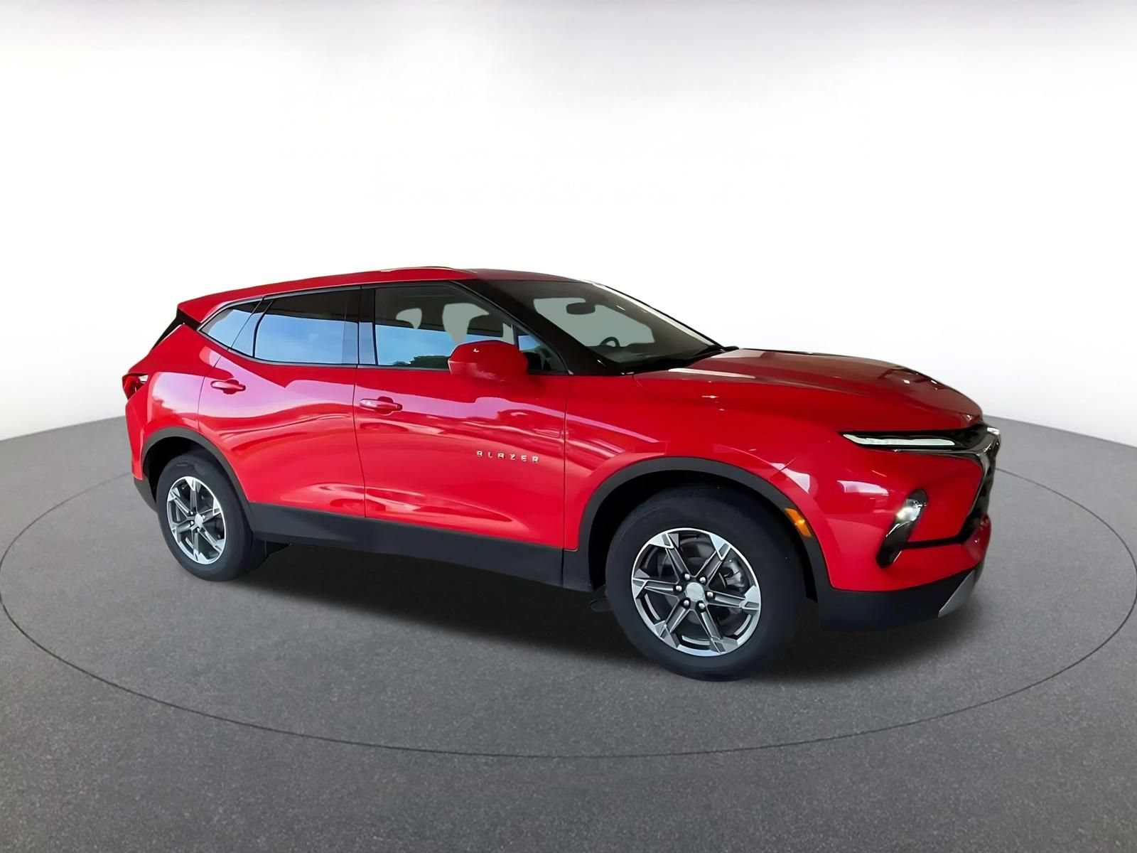 Used 2025 Chevrolet Blazer LT FWD video 2