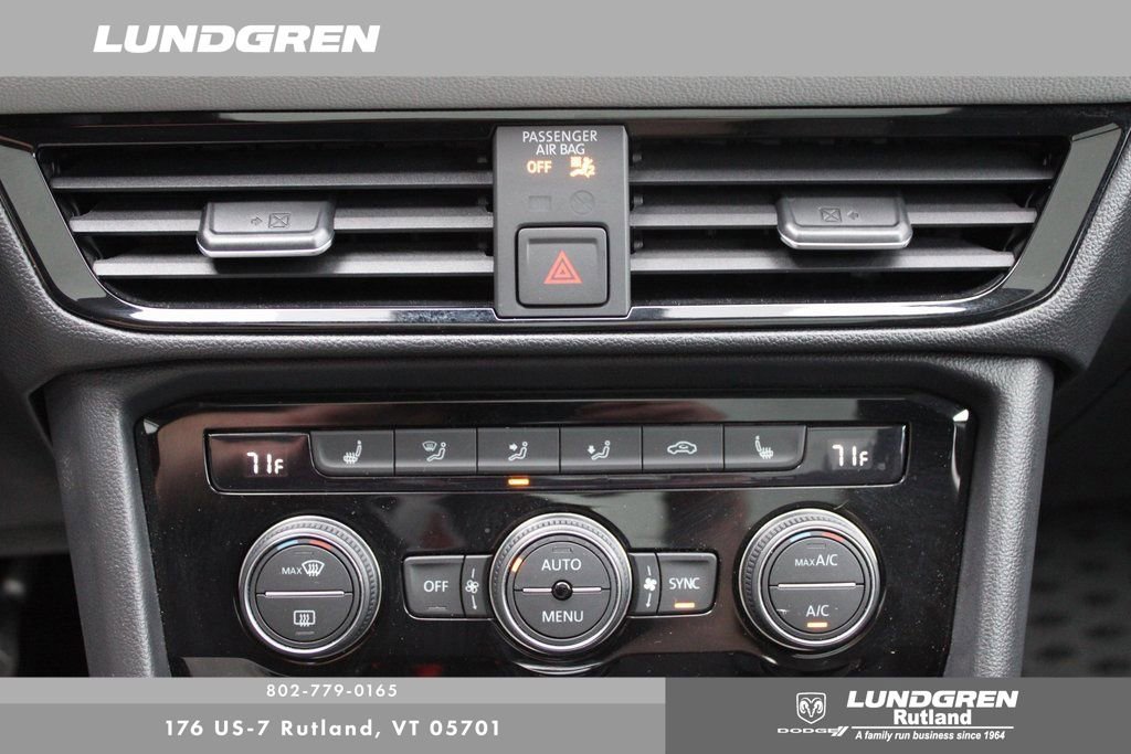 Used 2024 Volkswagen Taos SE w/ Panoramic Sunroof Package image 28