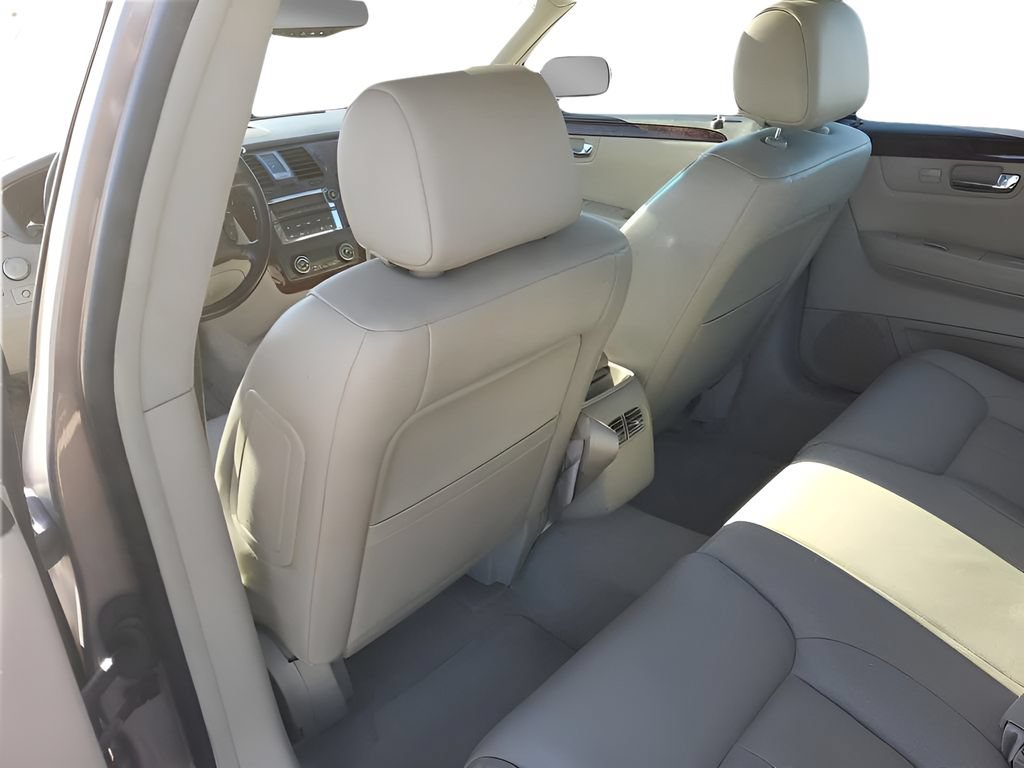 Used 2007 Cadillac DTS Luxury I w/ Sun And Sound Package FWD image 26