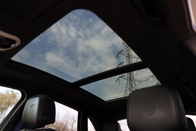 Used 2022 Porsche Macan image 12