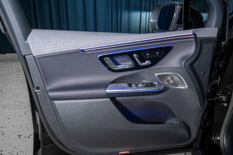 New 2026 Mercedes-Benz EQE 320 4MATIC SUV image 12