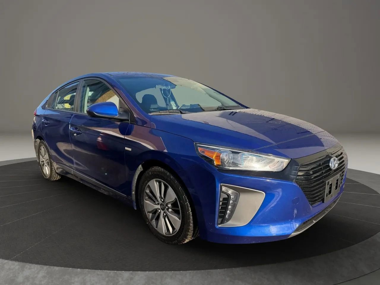 Used 2019 Hyundai Ioniq Plug-In Hybrid FWD image 3