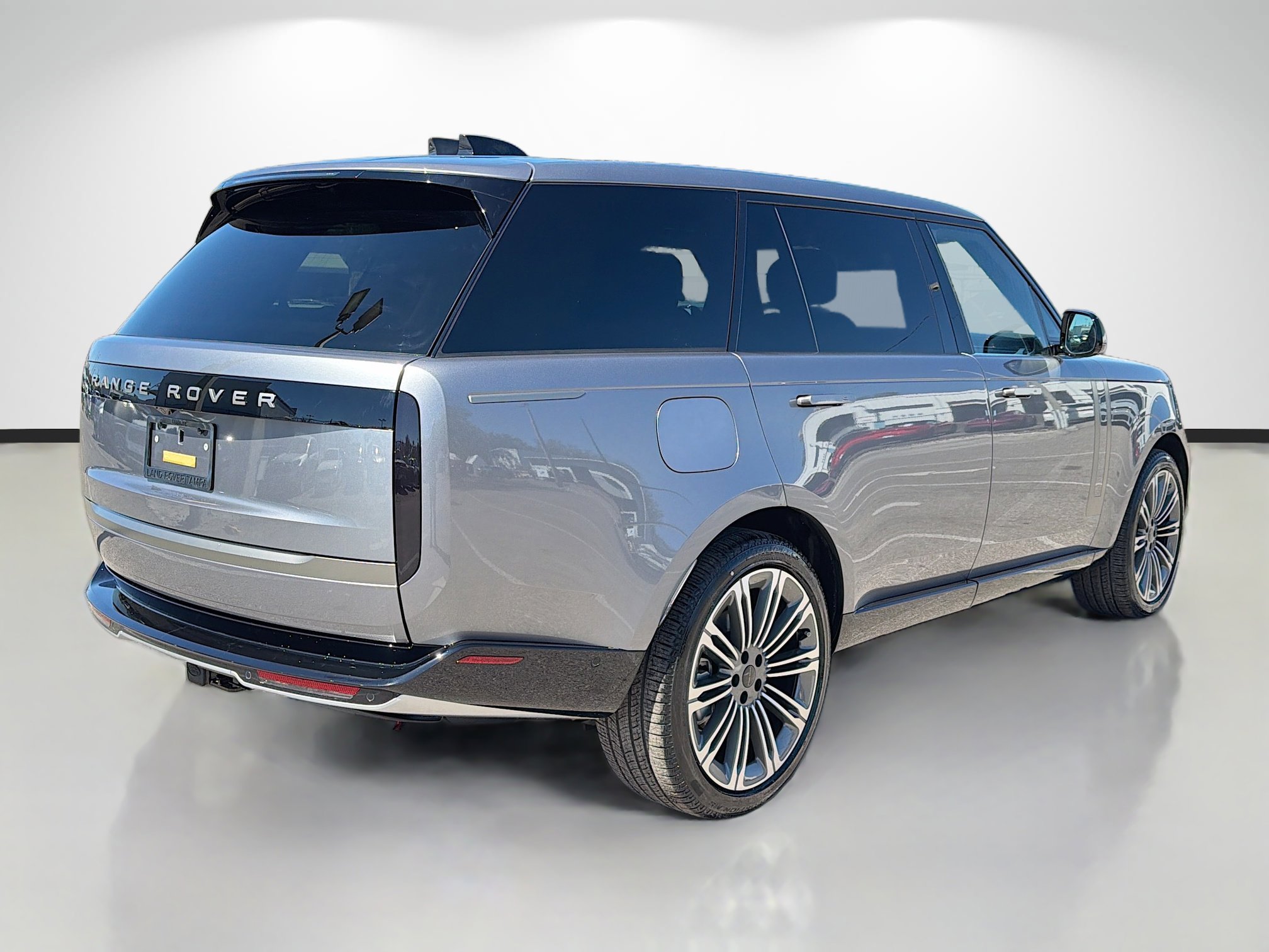 New 2026 Land Rover Range Rover Long Wheelbase SE image 5
