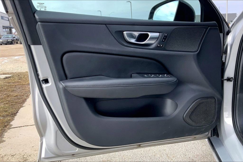 Used 2024 Volvo S60 B5 Plus image 19
