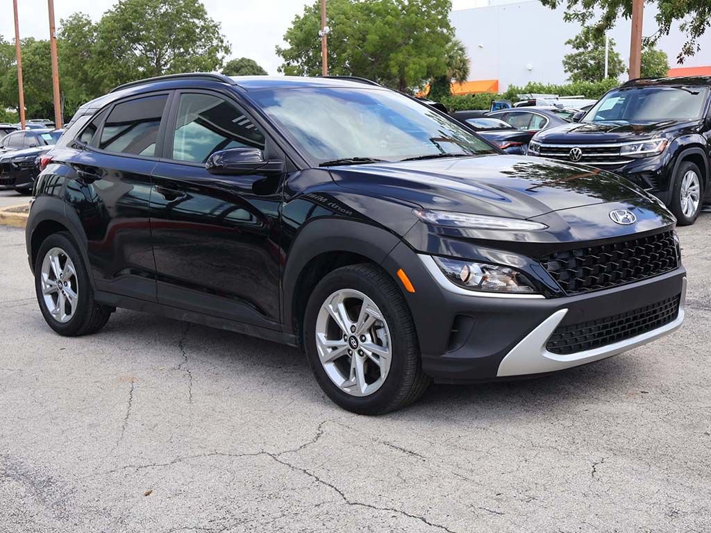 Used 2023 Hyundai Kona SEL w/ Cargo Package AWD/4WD image 2