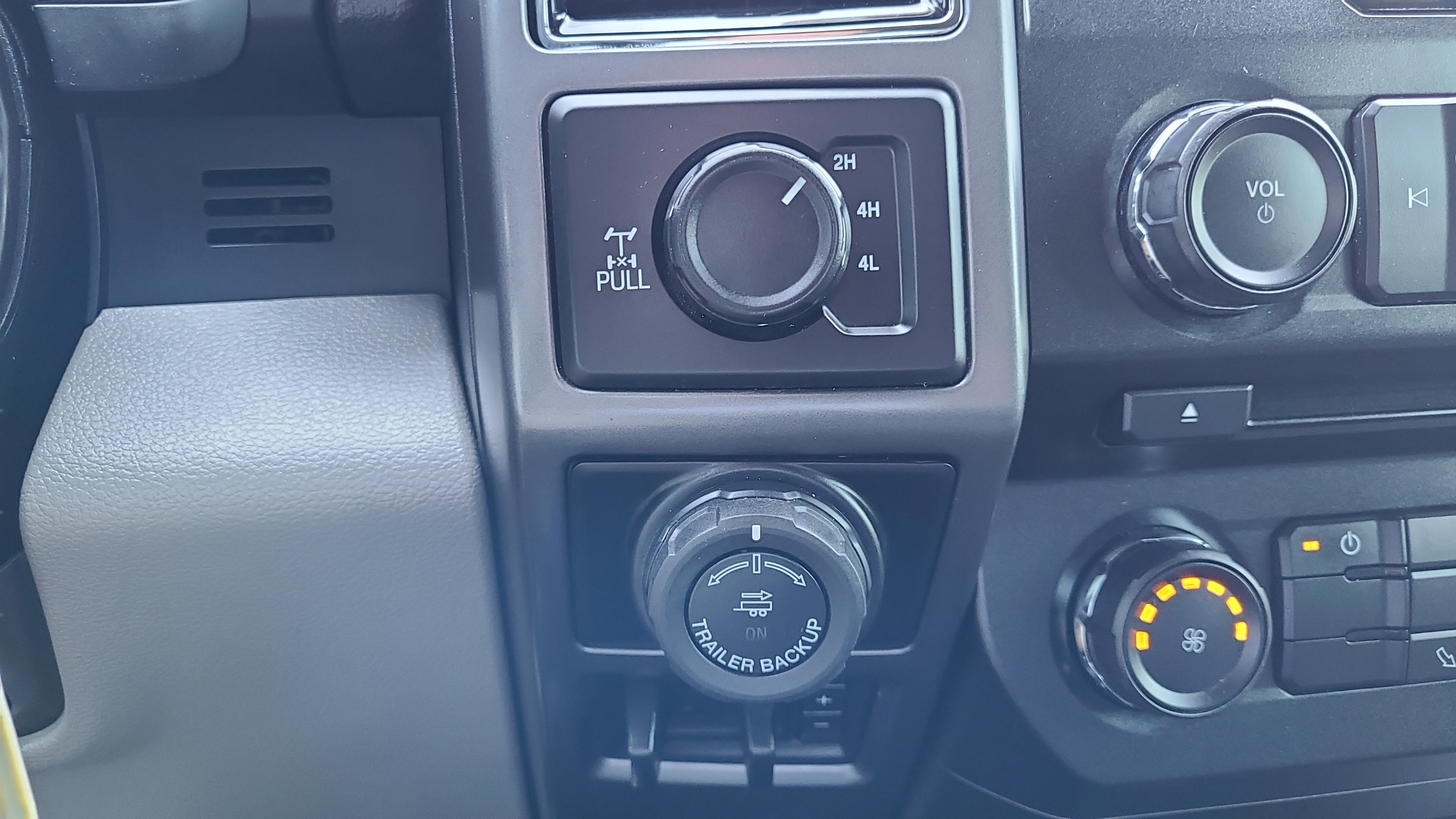 Certified 2018 Ford F150 XLT w/ XTR Package AWD/4WD image 24