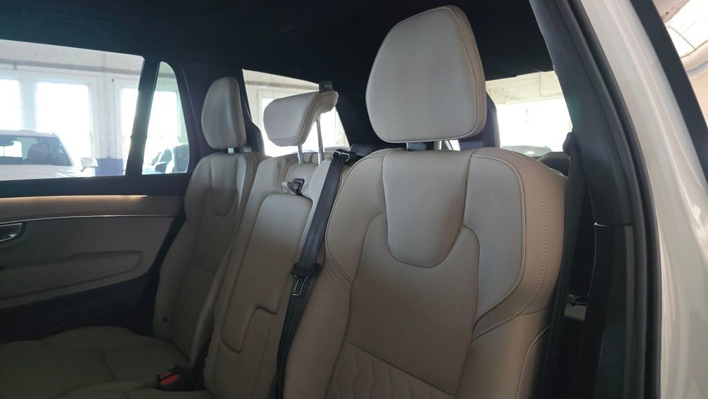 New 2026 Volvo XC90 B6 Plus w/ Protection Package Premier image 17