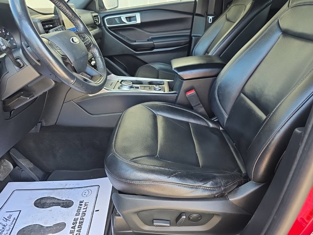 Used 2020 Ford Explorer XLT w/ Equipment Group 202A AWD/4WD image 15