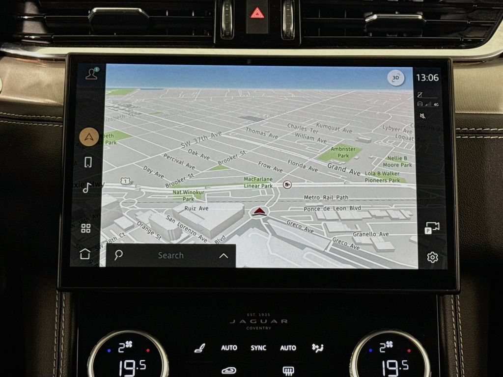 Certified 2025 Jaguar F-PACE R-Dynamic S AWD/4WD image 13