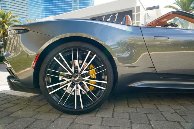 Used 2023 Aston Martin DBS Volante image 29