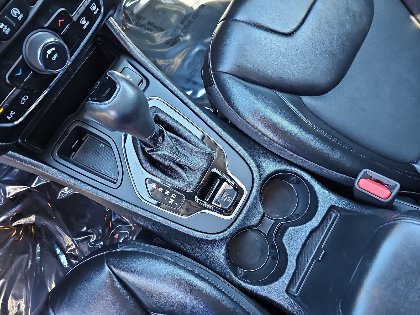 Used 2019 Jeep Cherokee Latitude Plus FWD image 26