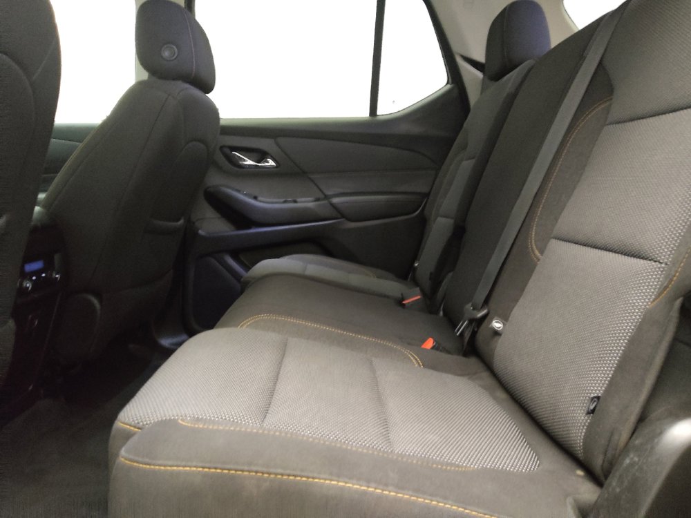 Used 2021 Chevrolet Traverse LS FWD image 18