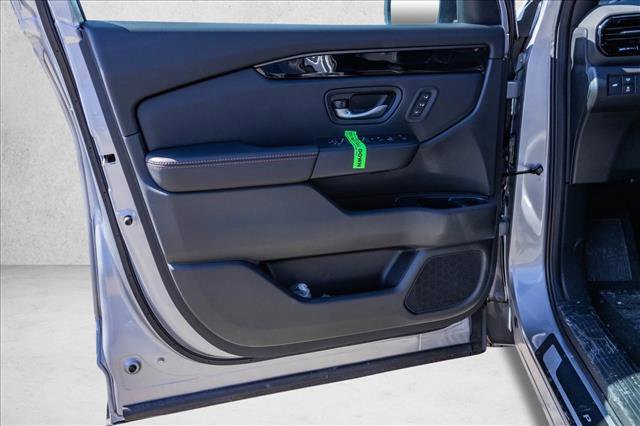 New 2025 Honda Pilot TrailSport image 12