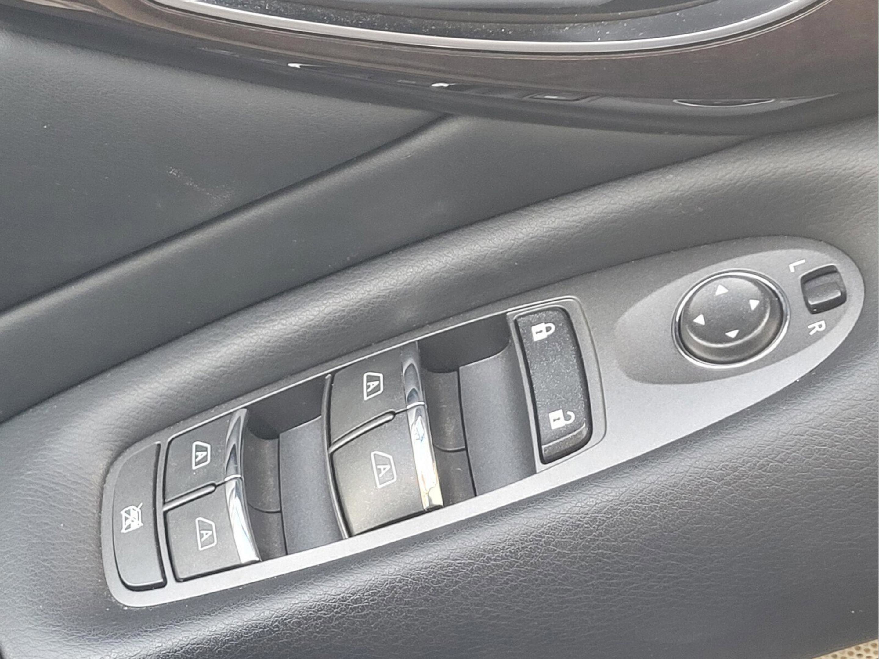 Used 2015 INFINITI Q50 Premium w/ Deluxe Touring Package image 29