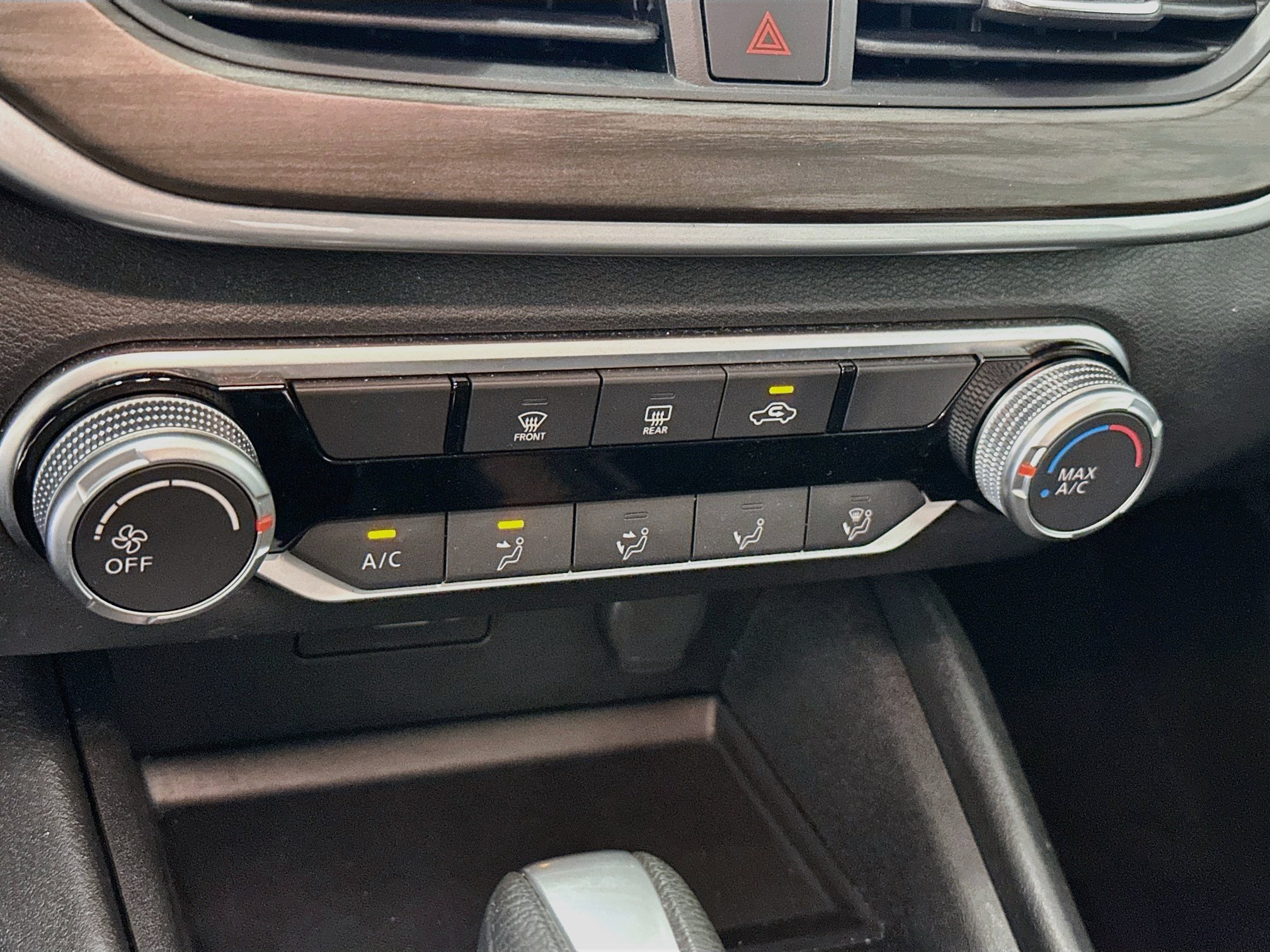 Used 2025 Nissan Altima 2.5 SV FWD image 23