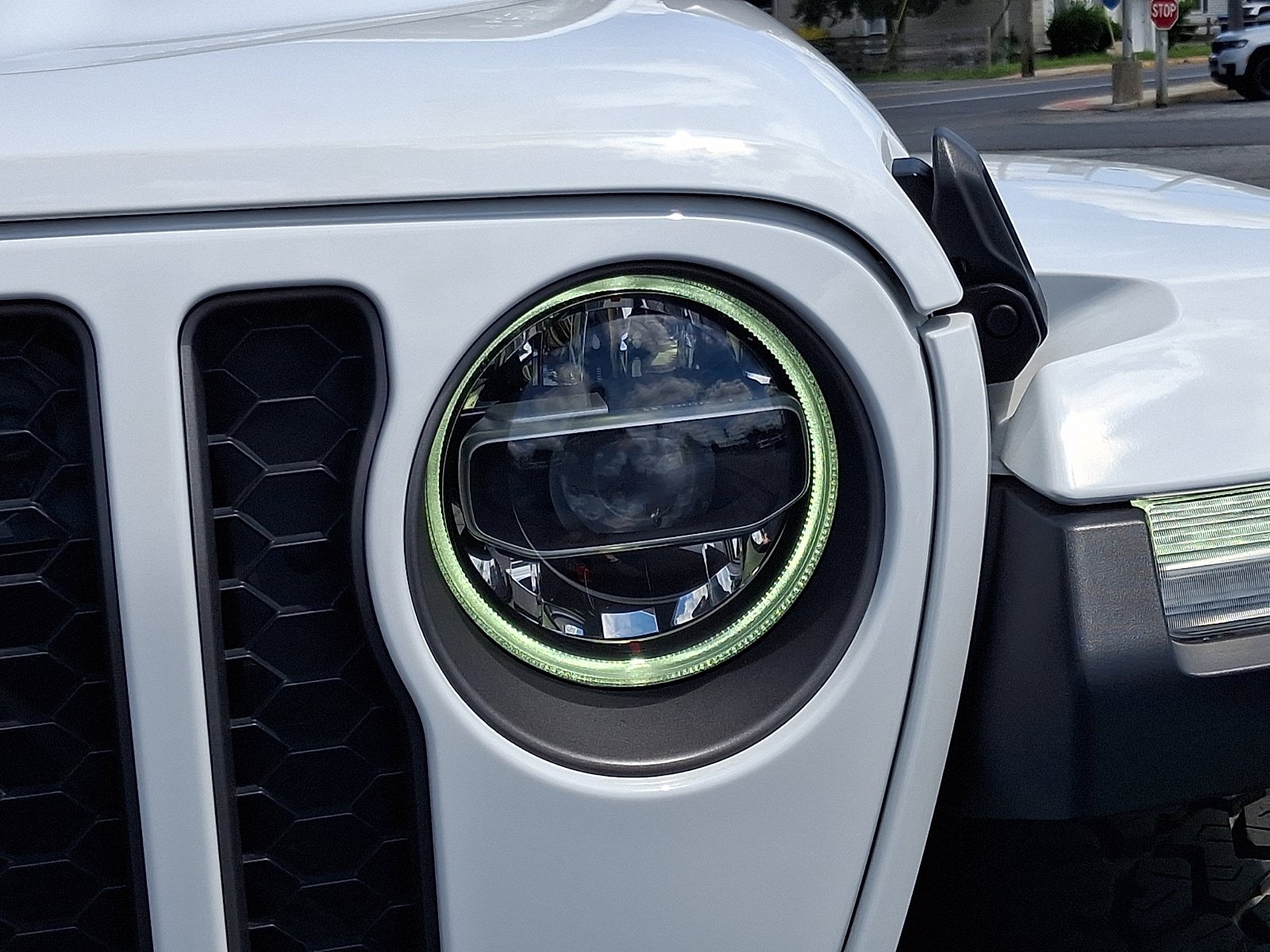 Used 2020 Jeep Gladiator Rubicon AWD/4WD image 9