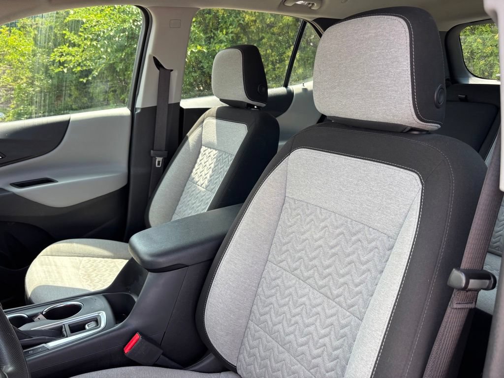 Used 2022 Chevrolet Equinox LS FWD image 12