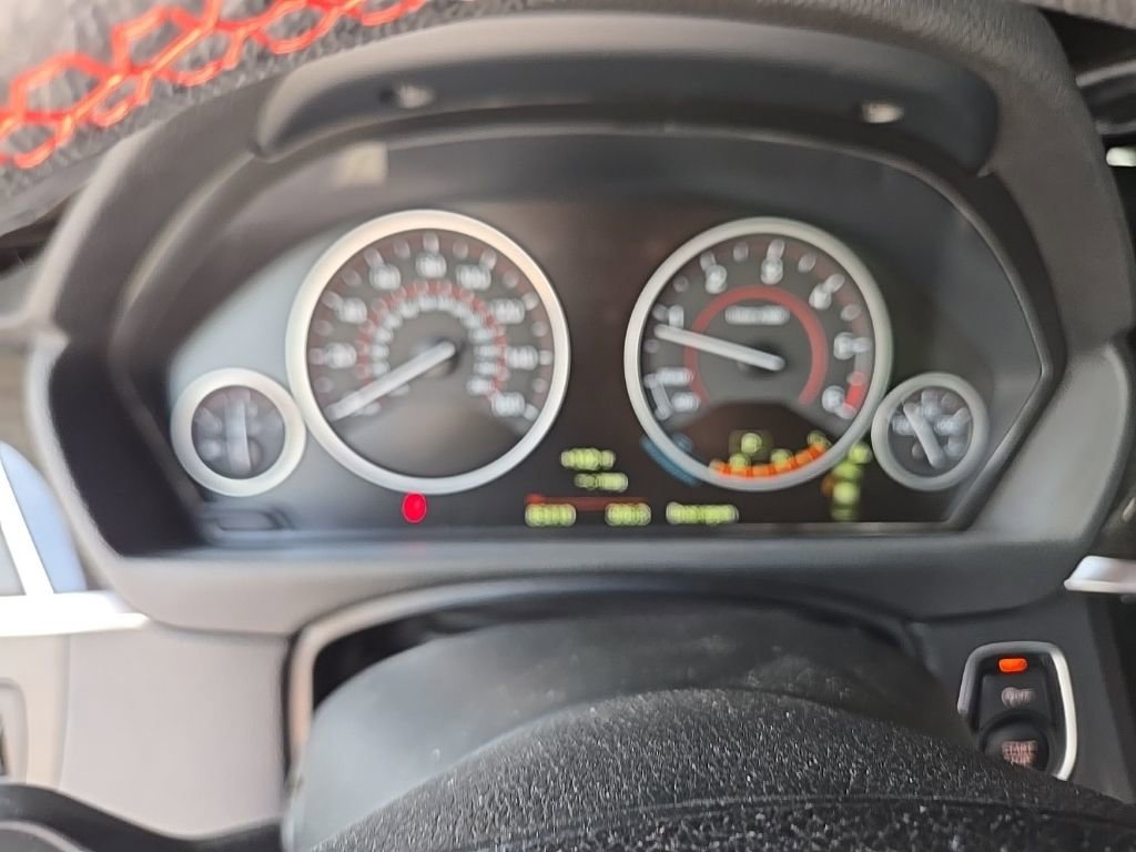 Used 2018 BMW 328d xDrive Sedan image 4