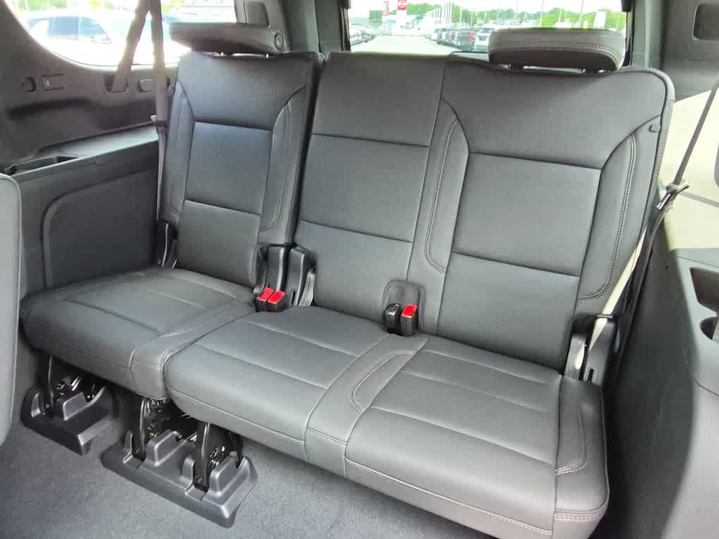 New 2026 Chevrolet Suburban High Country AWD/4WD image 7