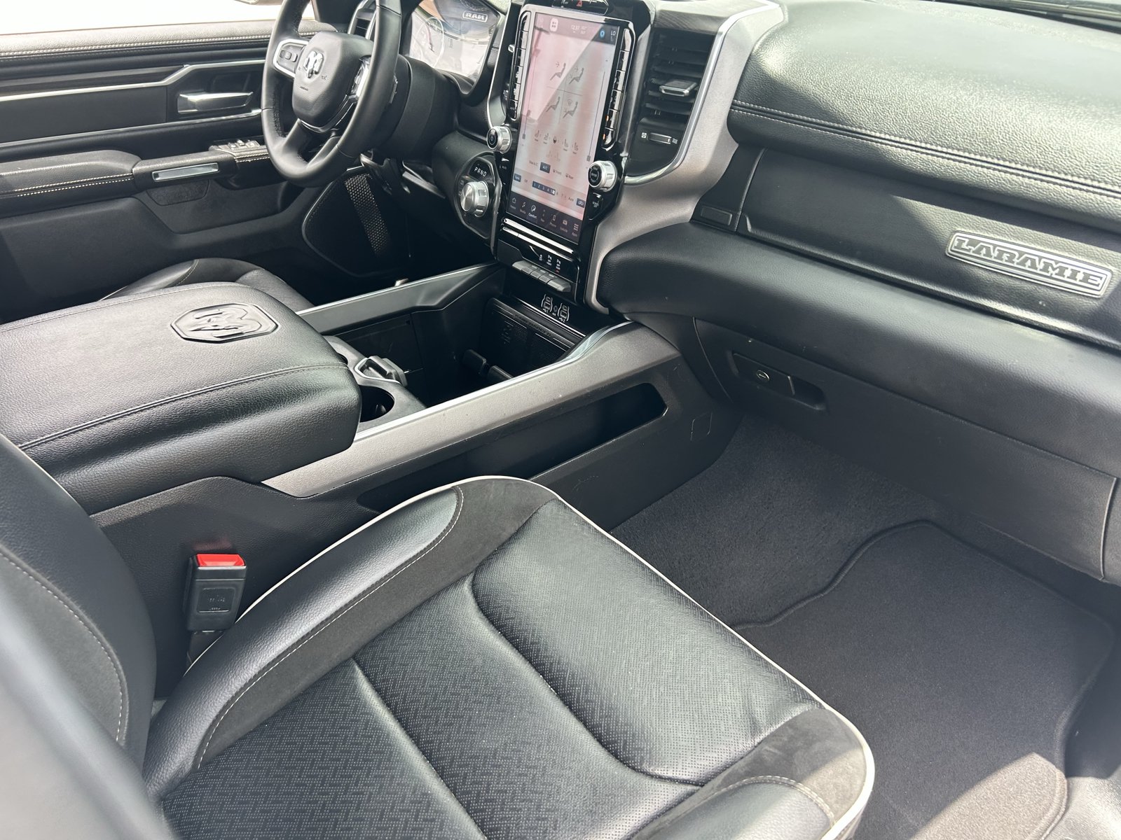 Used 2025 RAM 1500 Laramie AWD/4WD image 12