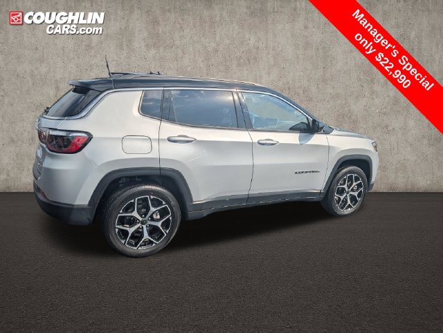 Used 2025 Jeep Compass Limited AWD/4WD image 8