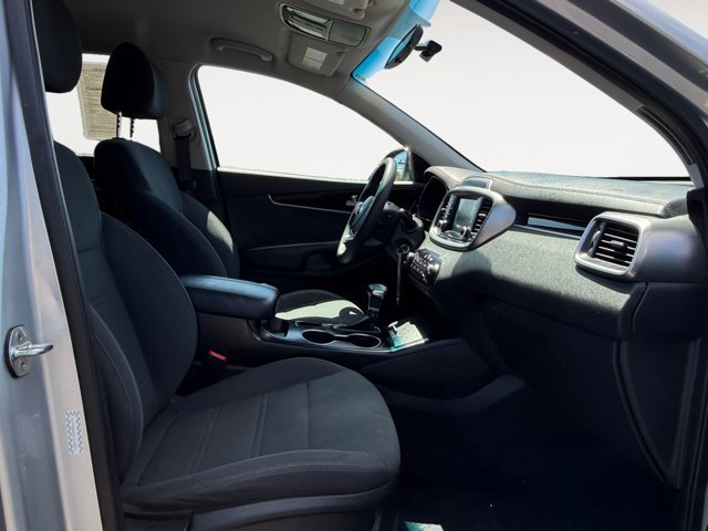 Used 2020 Kia Sorento AWD V6 image 19