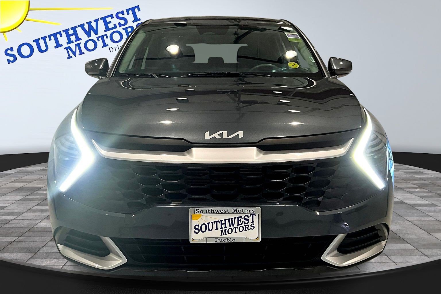 Used 2024 Kia Sportage LX FWD image 2