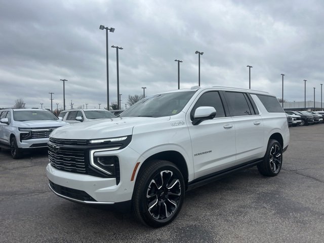 Certified 2025 Chevrolet Suburban High Country image 7