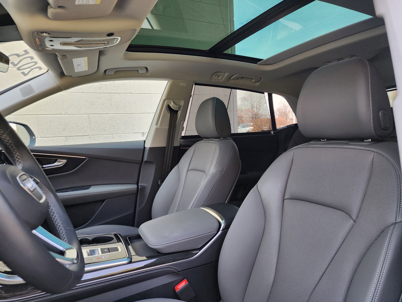 Used 2025 Audi Q8 Premium Plus image 8