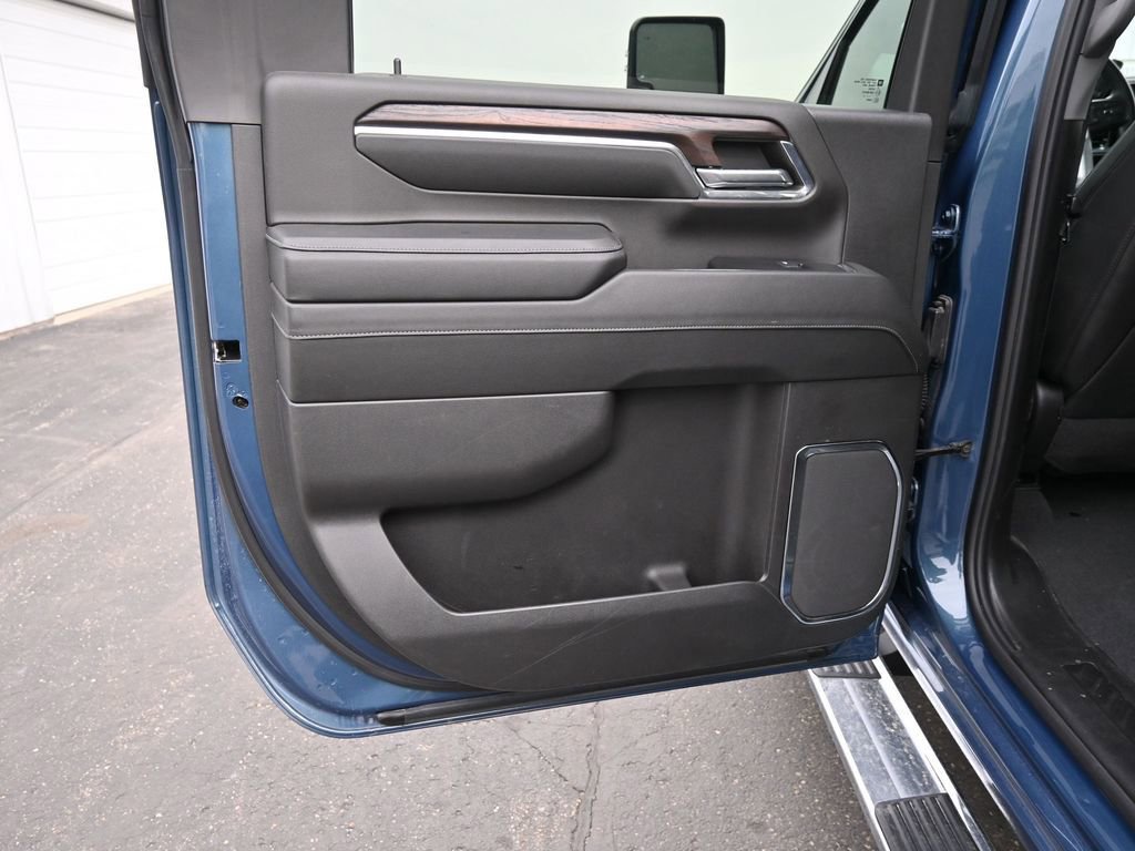 Used 2024 GMC Sierra 3500 SLT w/ SLT Premium Package image 27