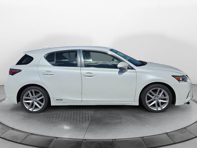 Used 2016 Lexus CT 200h image 6
