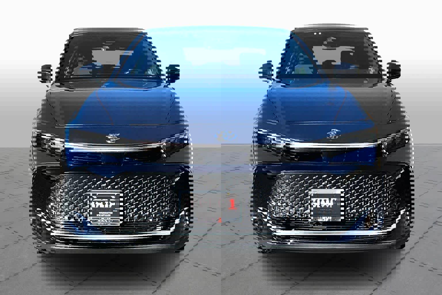 Used 2023 Toyota Crown XLE image 3