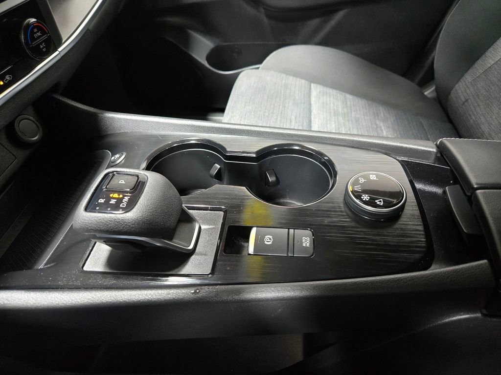 Used 2023 Nissan Rogue SV AWD/4WD image 25