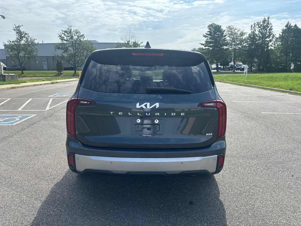 Used 2023 Kia Telluride LX AWD/4WD image 6