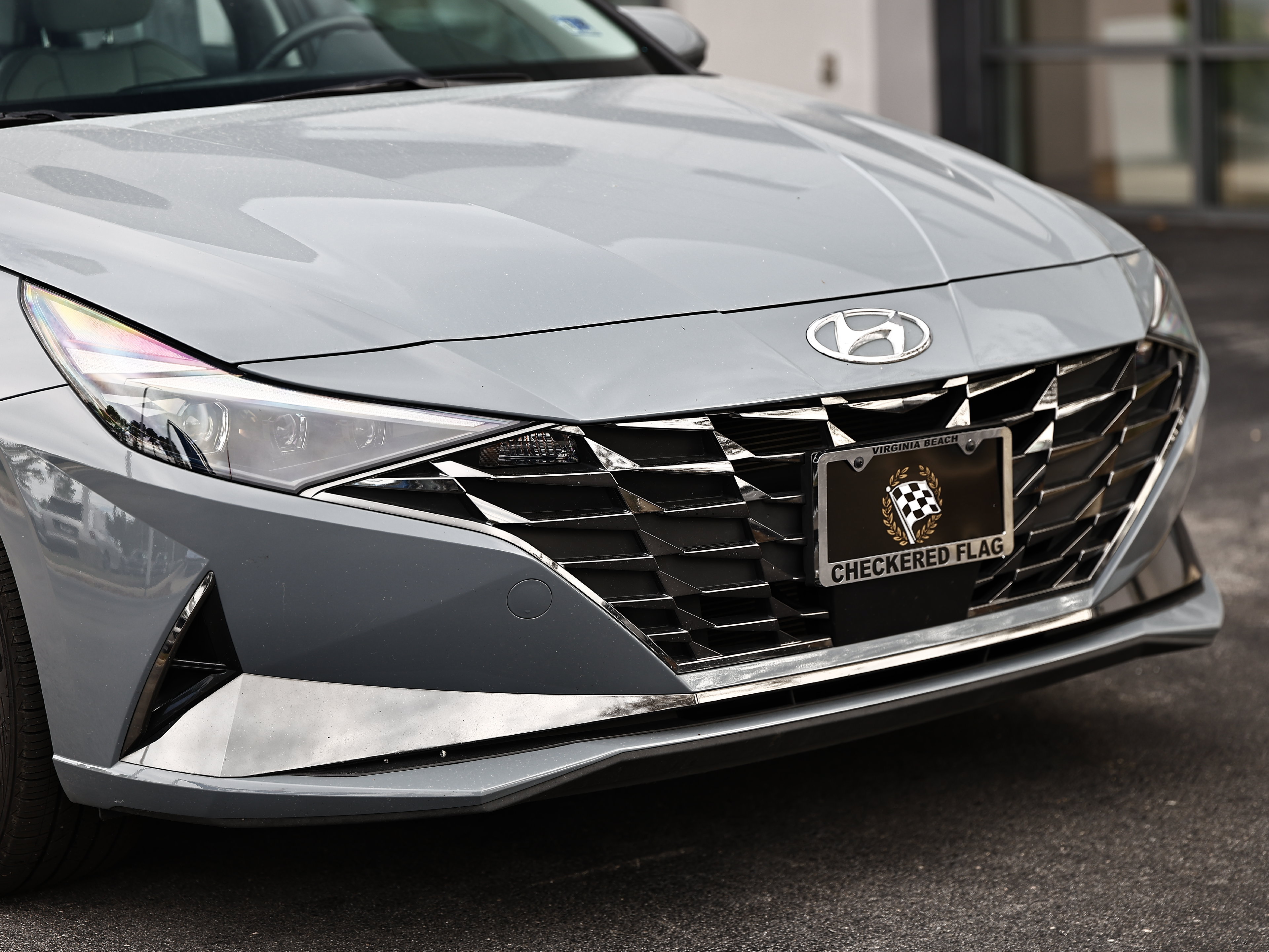 Used 2023 Hyundai Elantra Limited FWD image 2